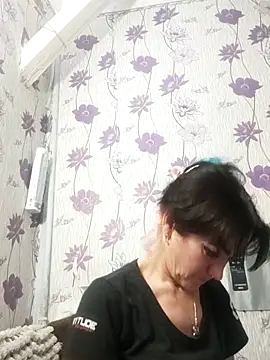 SweetLeila40 online show from February 27, 8:20 pm