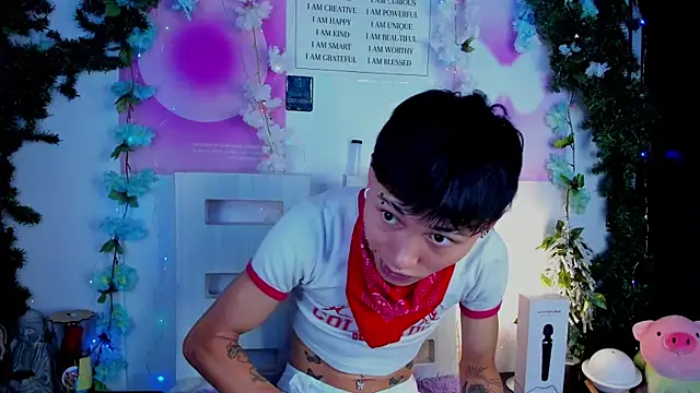 Snapshot of juniior_2311_ chatting on January 24, 10:08 pm juniior 2311  online show from January 24, 10:08 pm