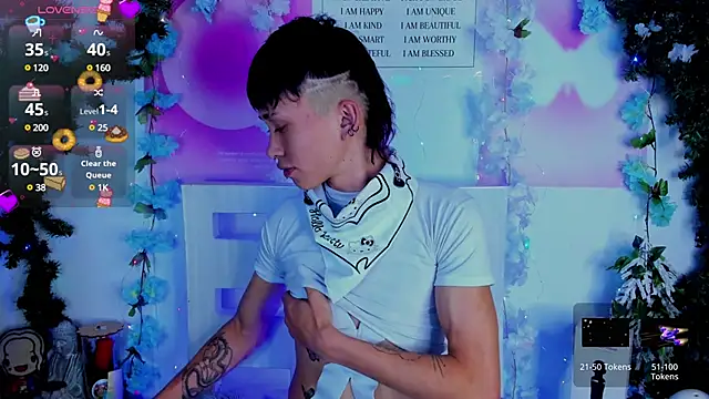 Snapshot of juniior_2311_ chatting on January 25, 9:46 pm juniior 2311  online show from January 25, 9:46 pm