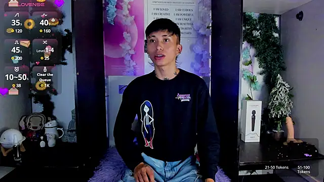 Snapshot of juniior_2311_ chatting on February 6, 9:38 pm juniior 2311  online show from February 6, 9:38 pm