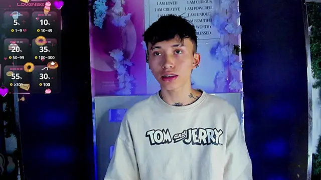 Snapshot of juniior_2311_ chatting on February 10, 7:38 pm juniior 2311  online show from February 10, 7:38 pm