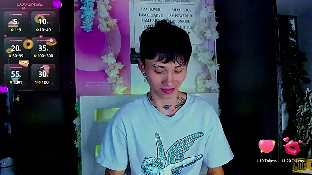 Snapshot of juniior_2311_ chatting on February 16, 9:05 pm juniior 2311  online show from February 16, 9:05 pm