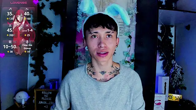 Snapshot of juniior_2311_ chatting on February 27, 10:20 pm juniior 2311  online show from February 27, 10:20 pm