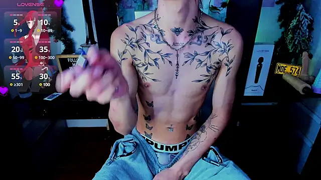 Snapshot of juniior_2311_ chatting on March 5, 6:45 pm juniior 2311  online show from March 5, 6:45 pm