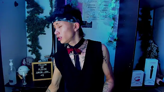 Snapshot of juniior_2311_ chatting on March 11, 7:36 pm juniior 2311  online show from March 11, 7:36 pm