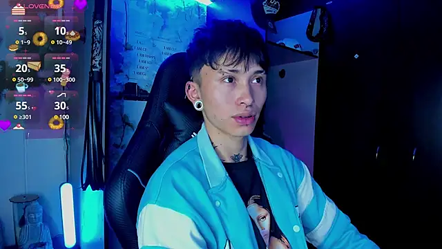 Snapshot of juniior_2311_ chatting on March 17, 8:51 pm juniior 2311  online show from March 17, 8:51 pm