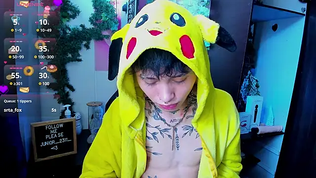 Snapshot of juniior_2311_ chatting on March 20, 12:00 pm juniior 2311  online show from March 20, 12:00 pm