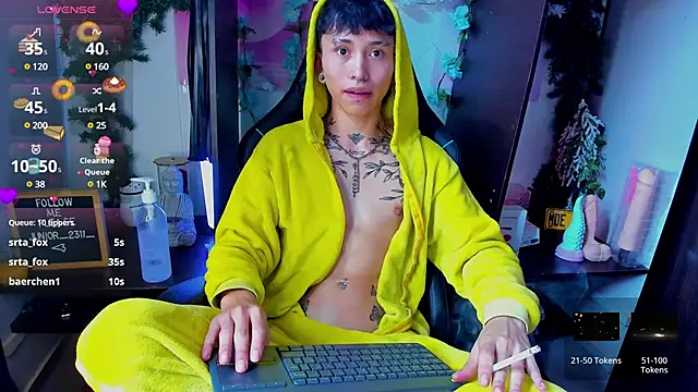 Snapshot of juniior_2311_ chatting on March 20, 3:04 pm juniior 2311  online show from March 20, 3:04 pm