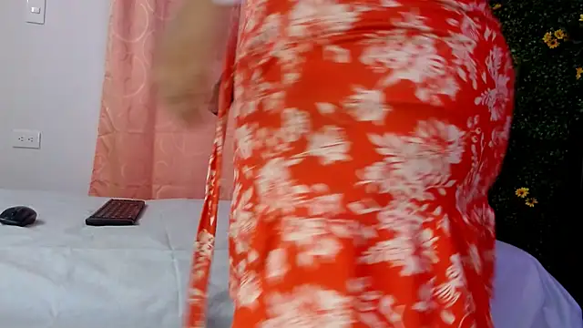 evaleribigtits18 online show from December 14, 4:01 pm