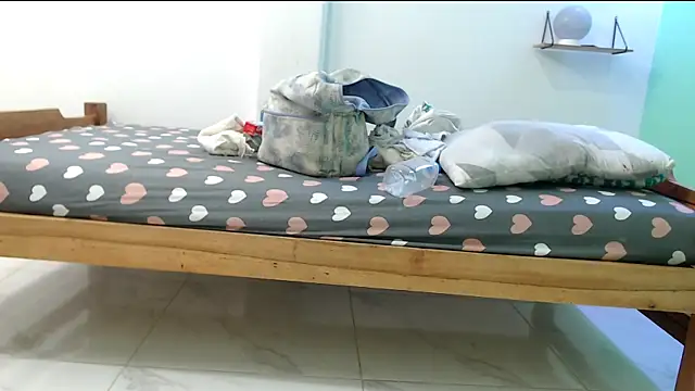 evaleribigtits18 online show from March 7, 2:30 am