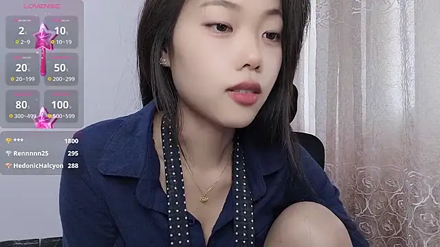 Snapshot of Lvy--v chatting on March 5, 1:42 am Lvy--v online show from March 5, 1:42 am