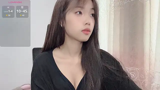 Snapshot of Lvy--v chatting on September 9, 1:49 am Lvy--v online show from September 9, 1:49 am
