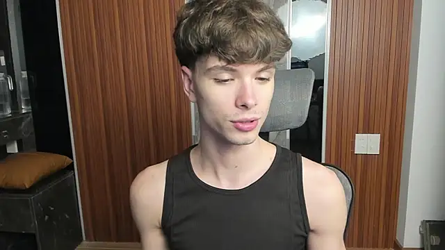 Snapshot of calvin_love_you chatting on April 3, 5:11 pm calvin love you online show from April 3, 5:11 pm