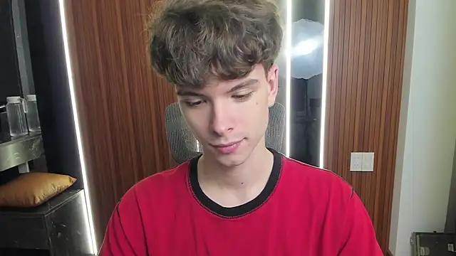 Snapshot of calvin_love_you chatting on April 14, 5:19 pm calvin love you online show from April 14, 5:19 pm