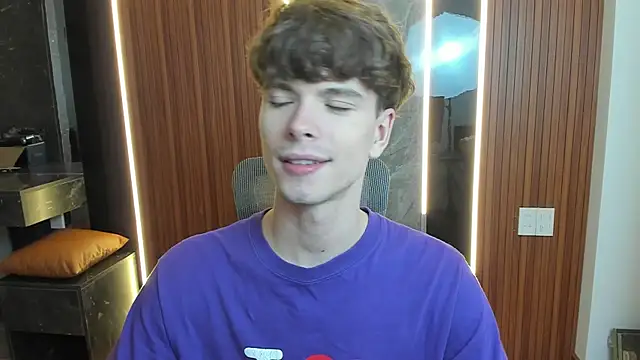 Snapshot of calvin_love_you chatting on April 19, 5:23 pm calvin love you online show from April 19, 5:23 pm