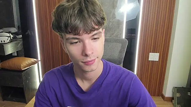 Snapshot of calvin_love_you chatting on May 3, 5:08 pm calvin love you online show from May 3, 5:08 pm