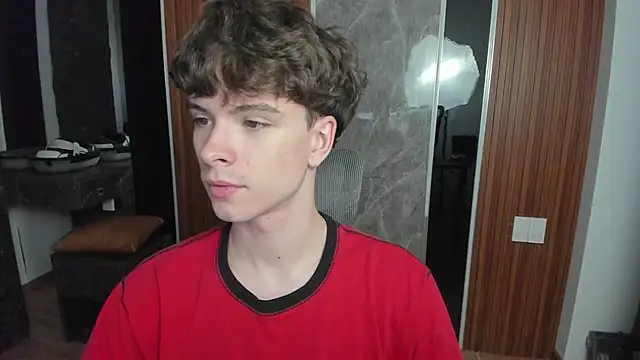 Snapshot of calvin_love_you chatting on June 20, 5:05 pm calvin love you online show from June 20, 5:05 pm