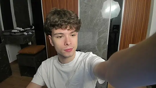 calvin love you online show from June 28, 2:12 pm