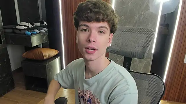 calvin love you online show from August 1, 3:11 pm