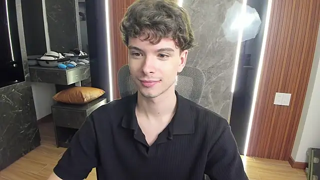 calvin love you online show from August 4, 3:14 pm