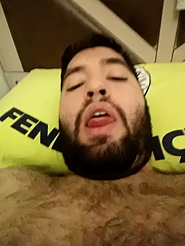 Snapshot of 31cektirenbatuu chatting on October 13, 10:32 pm 31cektirenbatuu online show from October 13, 10:32 pm