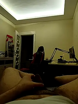 Snapshot of 31cektirenbatuu chatting on October 28, 10:12 pm 31cektirenbatuu online show from October 28, 10:12 pm