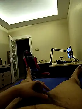 Snapshot of 31cektirenbatuu chatting on November 8, 10:41 pm 31cektirenbatuu online show from November 8, 10:41 pm