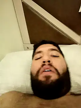 Snapshot of 31cektirenbatuu chatting on November 15, 10:04 pm 31cektirenbatuu online show from November 15, 10:04 pm