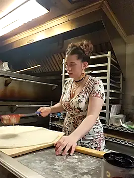 Snapshot of lavenderdelights chatting on January 9, 2:54 am lavenderdelights online show from January 9, 2:54 am