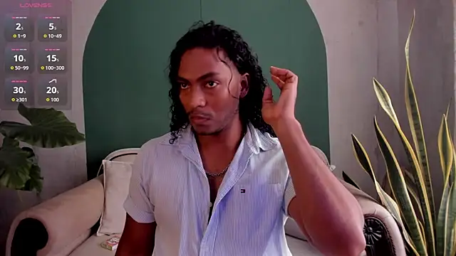 noah jones   online show from November 25, 4:40 pm