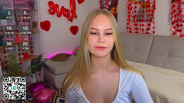 Snapshot of CassieMurr chatting on February 21, 6:18 am CassieMurr online show from February 21, 6:18 am