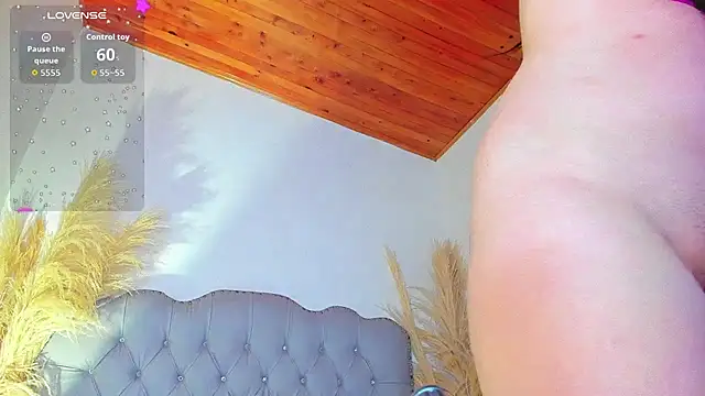 Tahiraa  online show from December 3, 1:09 pm