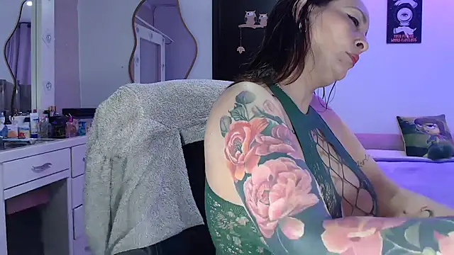 yulieth anamar online show from February 21, 9:32 am