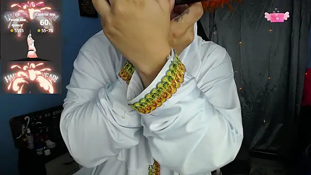 Snapshot of Falak-Yasin chatting on October 30, 11:00 am Falak-Yasin online show from October 30, 11:00 am