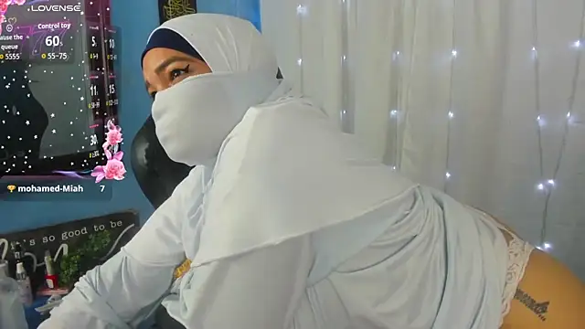 Snapshot of Falak-Yasin chatting on March 30, 12:28 pm Falak-Yasin online show from March 30, 12:28 pm