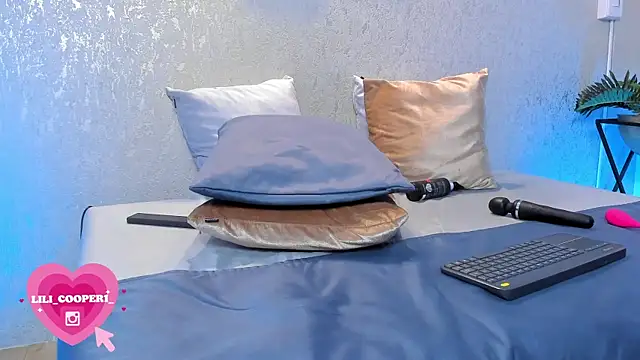 lilicooper  online show from February 4, 2:39 am