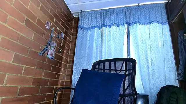 Snapshot of ValeriaLacrozee chatting on February 21, 7:43 pm ValeriaLacrozee online show from February 21, 7:43 pm