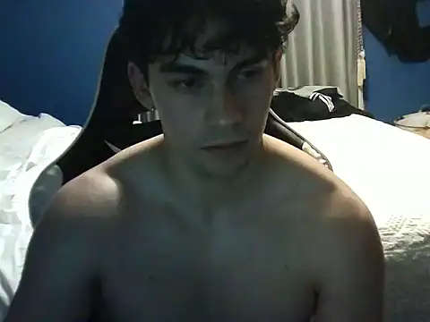 Snapshot of clguyy chatting on February 1, 5:28 am clguyy online show from February 1, 5:28 am