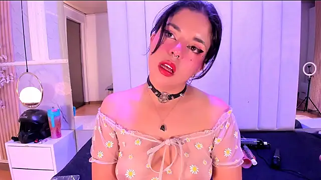 Snapshot of ivannabellini chatting on March 6, 2:13 pm ivannabellini online show from March 6, 2:13 pm