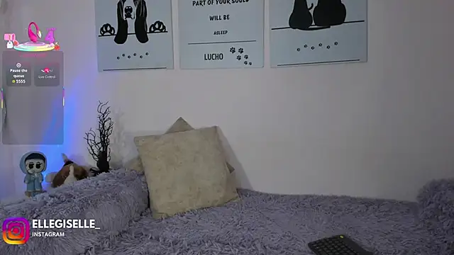 ElleGisellee online show from October 30, 5:09 am