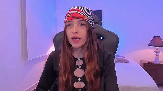 sofiarouge online show from December 16, 7:52 pm