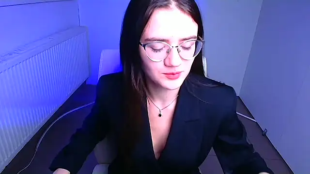 Snapshot of Josephine_jo chatting on December 4, 6:33 am Josephine jo online show from December 4, 6:33 am