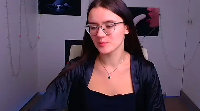 Snapshot of Josephine_jo chatting on December 6, 6:48 am Josephine jo online show from December 6, 6:48 am