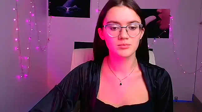 Snapshot of Josephine_jo chatting on December 6, 10:05 am Josephine jo online show from December 6, 10:05 am