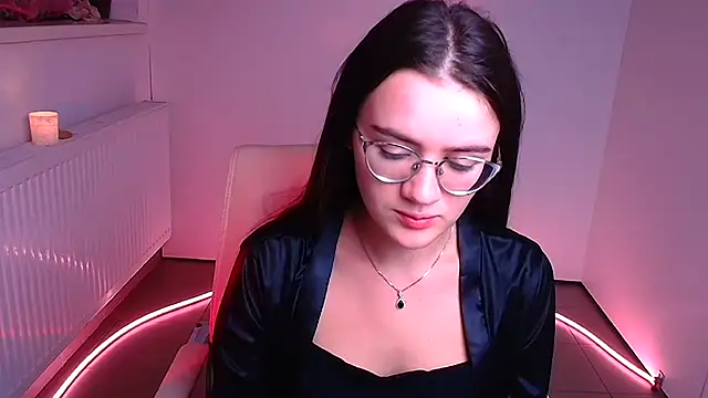 Snapshot of Josephine_jo chatting on December 7, 1:03 am Josephine jo online show from December 7, 1:03 am
