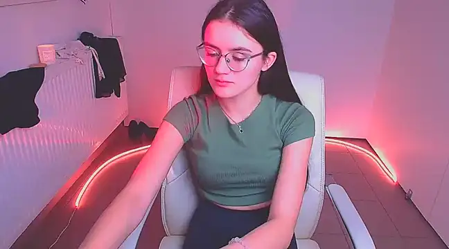 Snapshot of Josephine_jo chatting on December 9, 1:51 am Josephine jo online show from December 9, 1:51 am