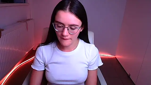 Snapshot of Josephine_jo chatting on December 14, 4:12 am Josephine jo online show from December 14, 4:12 am