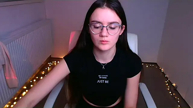 Snapshot of Josephine_jo chatting on January 11, 4:38 am Josephine jo online show from January 11, 4:38 am