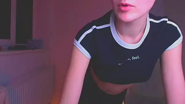 Snapshot of Josephine_jo chatting on January 12, 2:24 am Josephine jo online show from January 12, 2:24 am