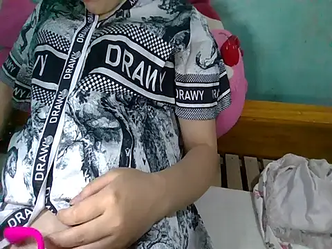 Snapshot of Mine-999 chatting on October 16, 1:01 pm Mine-999 online show from October 16, 1:01 pm